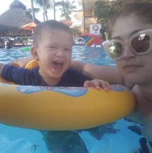 Meet your Posher, Christopher